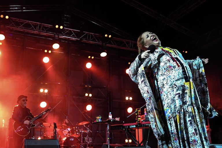 Грузинская певица Нино Катамадзе и группа Insight выступает на Международном фестивале Усадьба Jazz Грузинская певица Нино Катамадзе и группа Insight выступает на Международном фестивале Усадьба Jazz