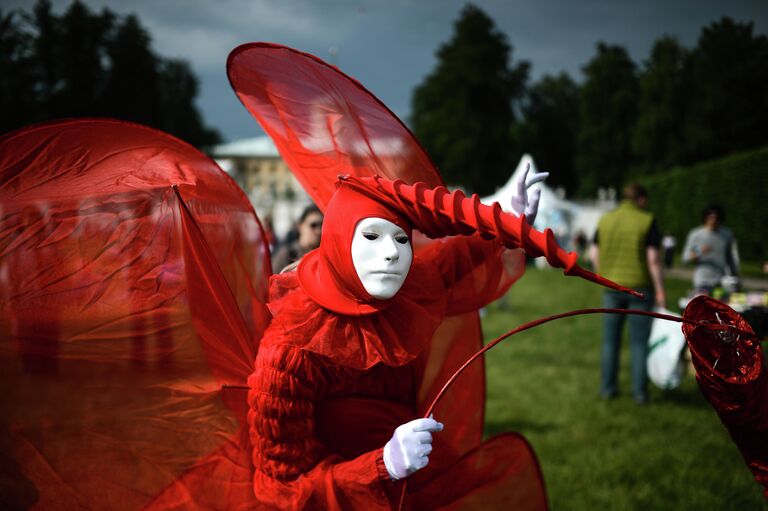 Костюмированное представление на международном фестивале Усадьба Jazz в музее-усадьбе Архангельское Костюмированное представление на международном фестивале Усадьба Jazz в музее-усадьбе Архангельское