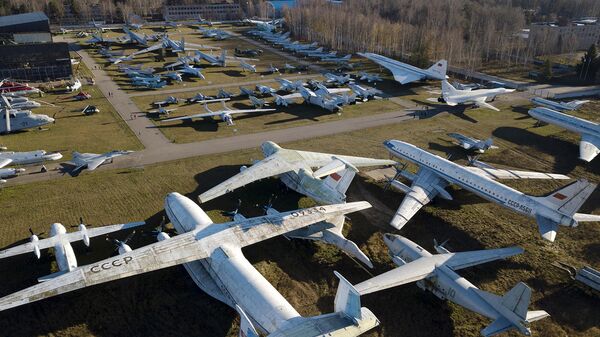 Экспозиция самолетов и вертолетов в музее ВВС РФ в Монино