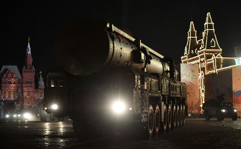 Автономная пусковая установка ПГРК Ярс на репетиции военного парада на Красной площади