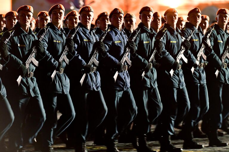 Парадные расчеты военнослужащих на репетиции военного парада на Красной площади