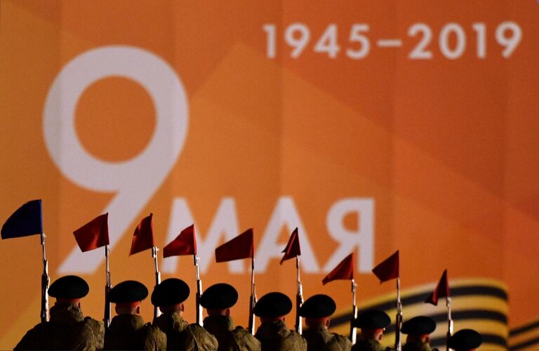 Парадные расчеты военнослужащих на репетиции военного парада на Красной площади
