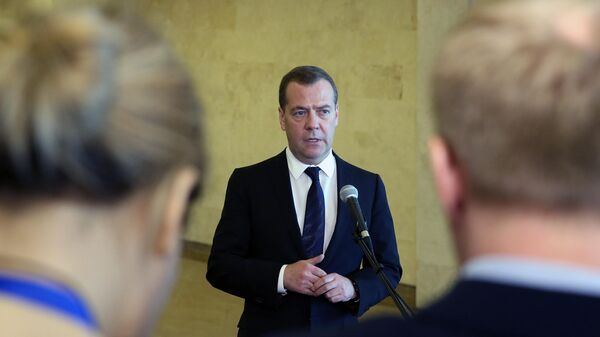 Председатель правительства РФ Дмитрий Медведев во время подхода к прессе по итогам заседания Евразийского межправительственного совета в расширенном составе. 30 апреля 2019