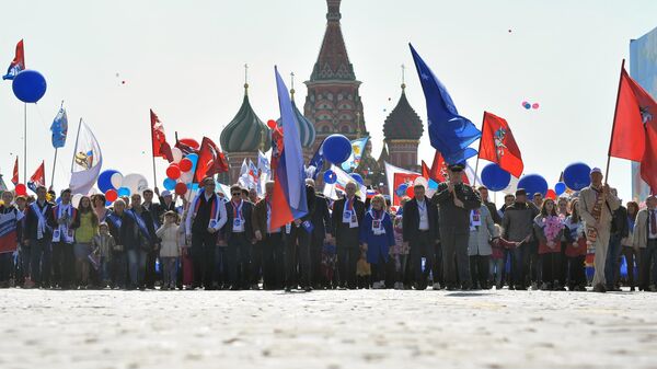 Участники первомайской демонстрации столичных профсоюзов на Красной площади