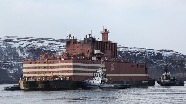 Буксировка плавучего энергоблока (ПЭБ) Академик Ломоносов в порту Мурманска