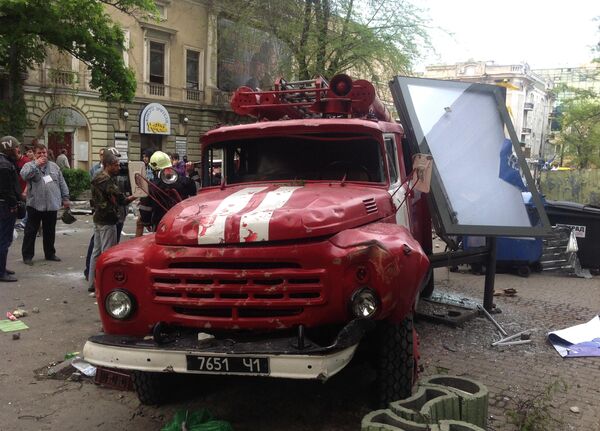 Пожарная машина во время массовых беспорядков в Одессе 2 мая Пожарная машина во время массовых беспорядков в Одессе 2 мая
