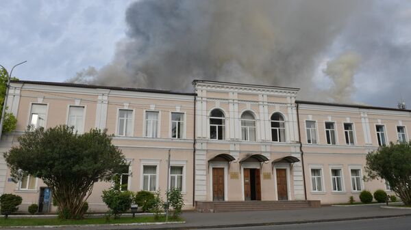 Здание русской средней школы №2 имени А.С. Пушкина в Сухуме, где произошло возгорание. 2 мая 2019