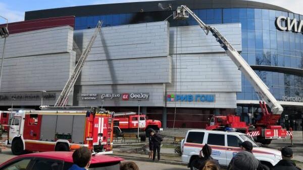 Ликвидация пожара в торгово-развлекательном центре Сильвер Молл в Иркутске. 2 мая 2019
