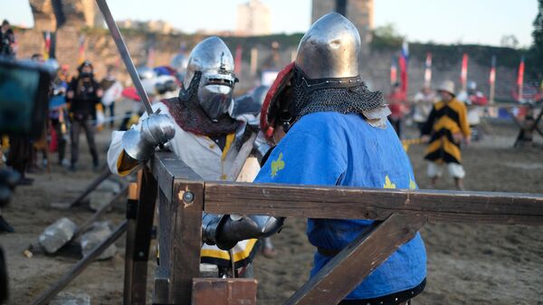 Участники международного чемпионата по историческому средневековому бою Битва Наций