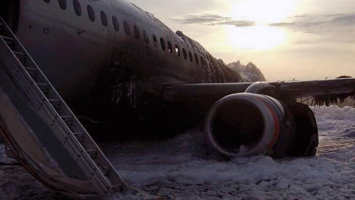 Последствия возгорания самолета Sukhoi Superjet в аэропорту Шереметьево1
