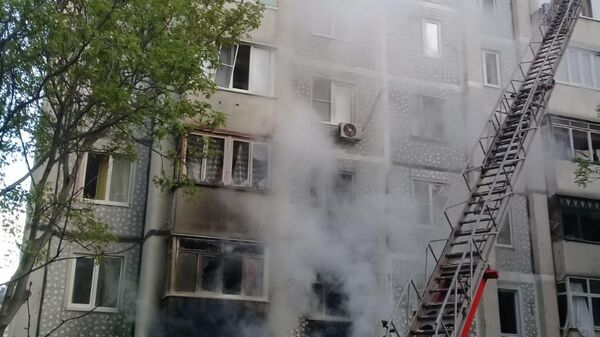 Пожар в девятиэтажном жилом доме в Железноводске. Архивное фото