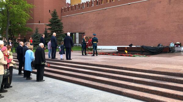 Ветераны футбола возложили венки к Могиле Неизвестного солдата в Москве