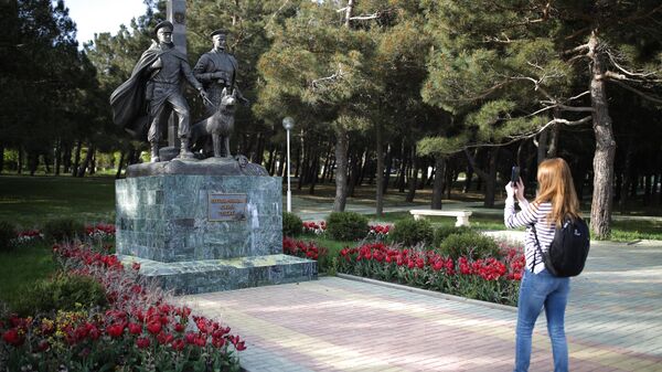 Памятник Пограничникам Южных рубежей на набережной города Геленджика в районе Толстого мыса