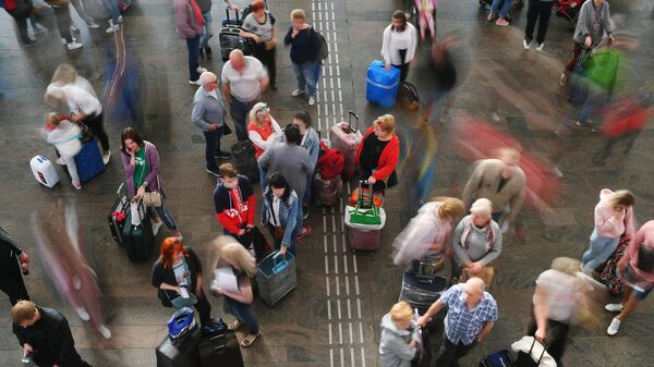 Пассажиры горящего Суперджета спасались с чемоданами. Можно ли их винить?
