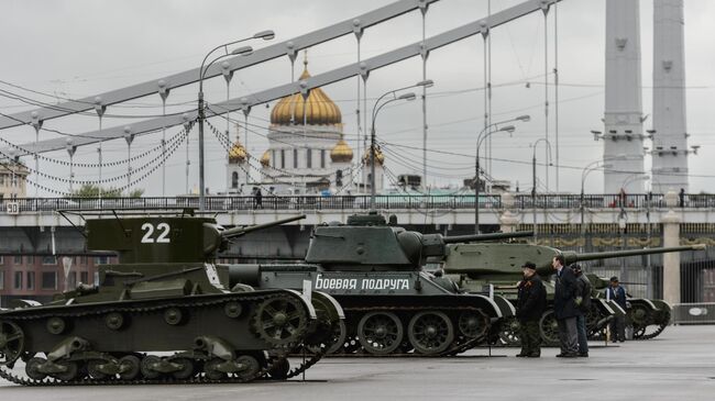 Танки Т-38 и Т-34 Боевая подруга