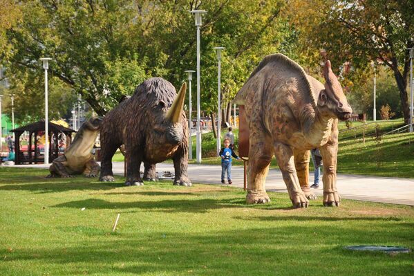 Динозавры в парке Академический