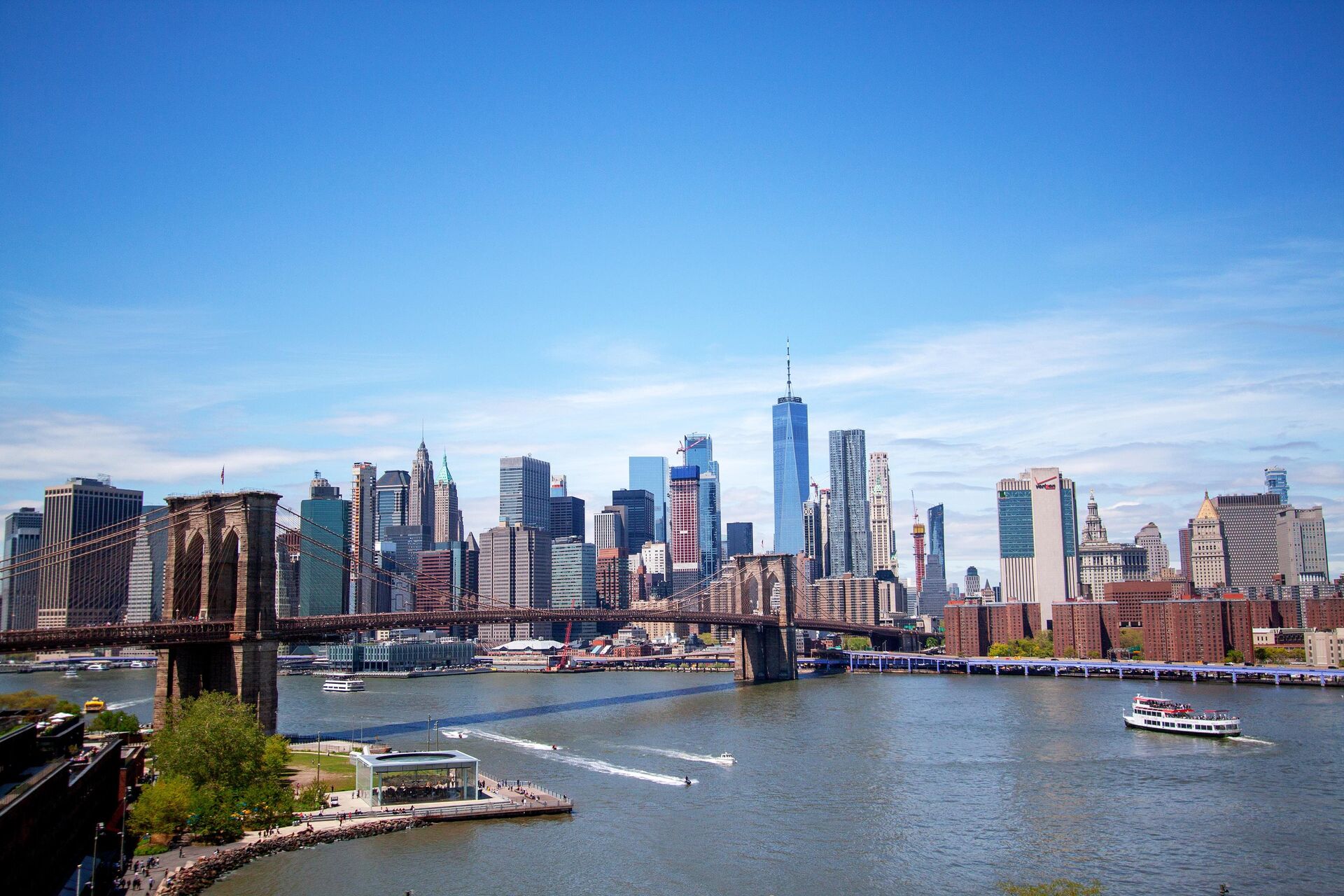 Вид на Бруклинский мост соединяющий районы Нью-Йорка Манхэттен и Бруклин - РИА Новости, 1920, 23.04.2021