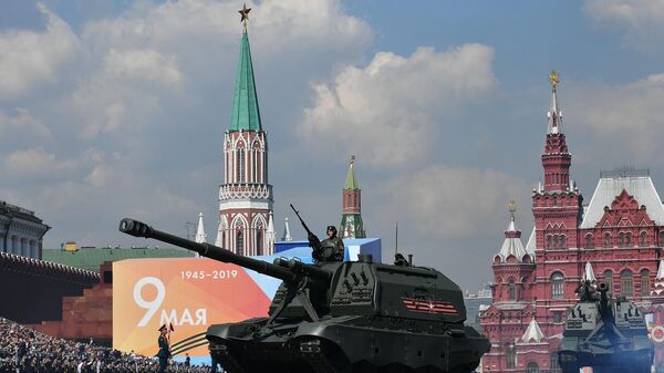 Самоходная артиллерийская установка (САУ) Мста-С на генеральной репетиции военного парада на Красной площади