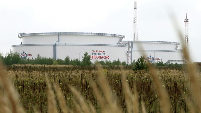 Емкости для хранения нефти нефтепровода Дружба в Белоруссии