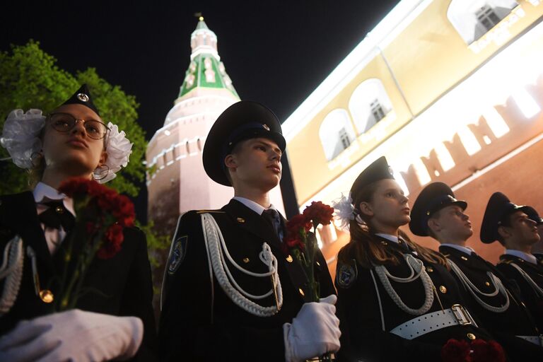 Профилактика горелки Вечного огня в Александровском саду Профилактика горелки Вечного огня в Александровском саду