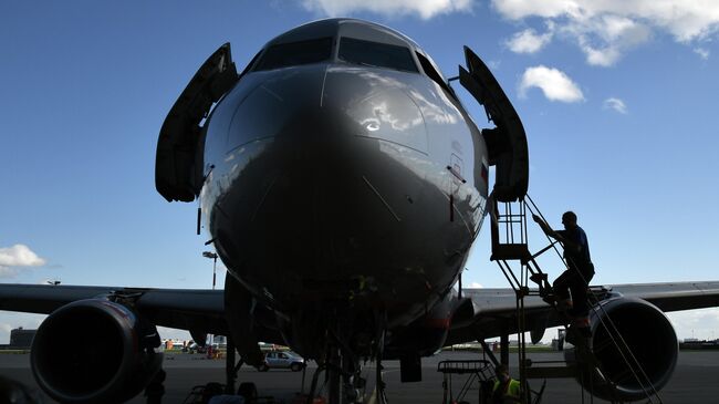 Самолет Sukhoi Superjet 100