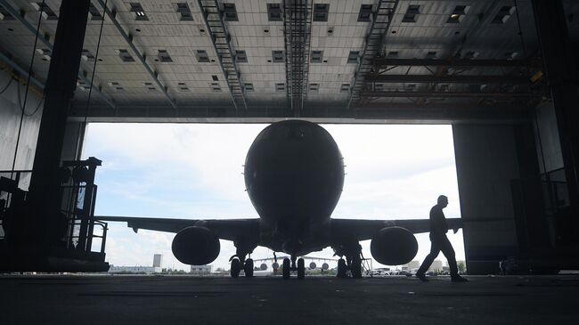 Самолет Sukhoi Superjet 100