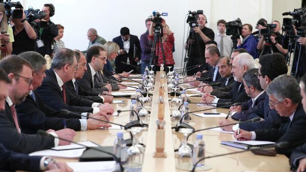 Министр иностранных дел РФ Сергей Лавров во время встречи в Москве с министром иностранных дел Исламской Республики Иран Мухаммадом Джавад Зарифом. 8 мая 2019 