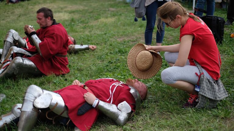 Участники чемпионата по историческому средневековому бою Битва наций 