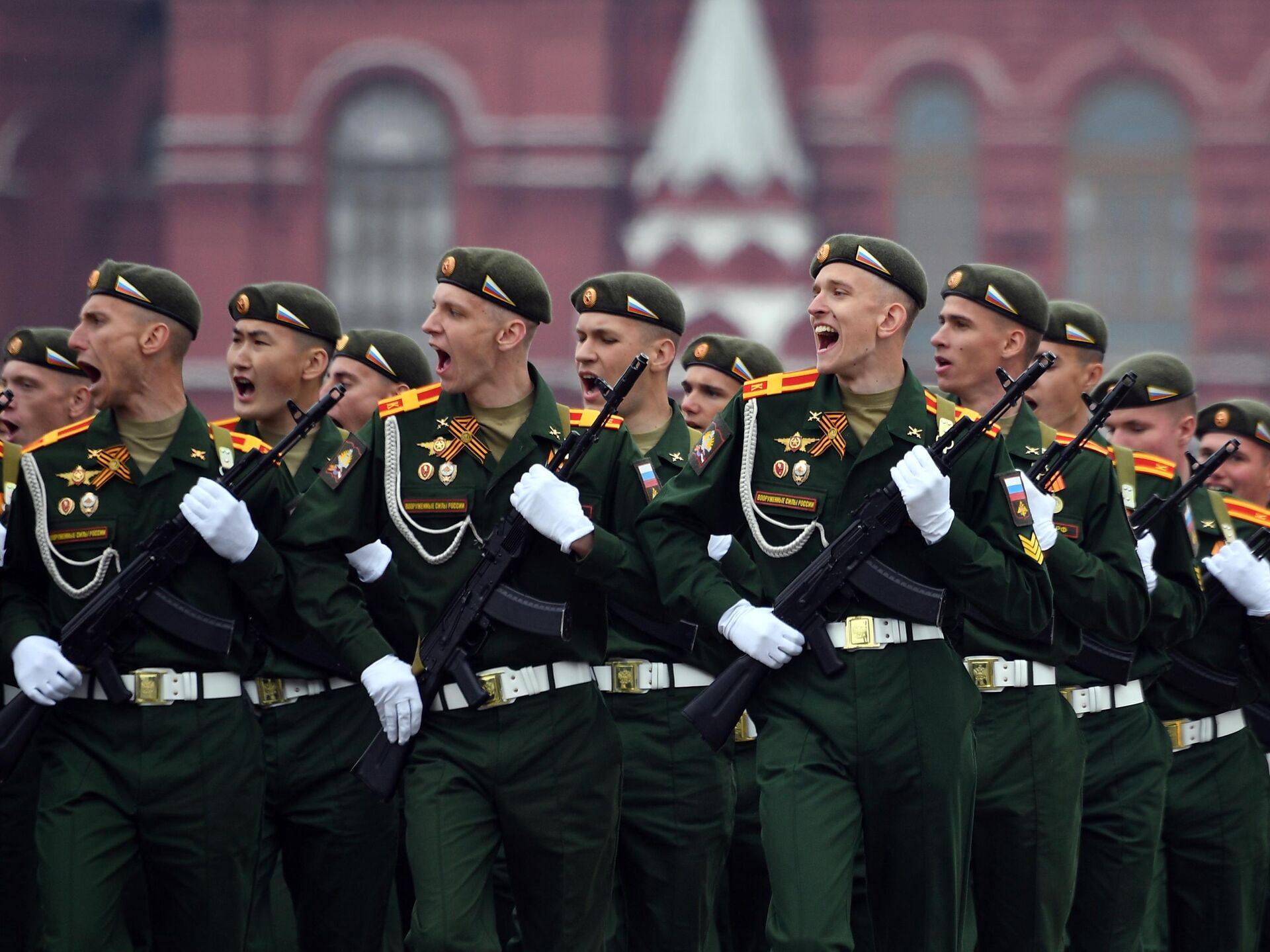 военные в москве