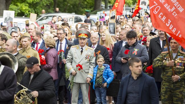 Участники акции Бессмертный полк в Кишиневе