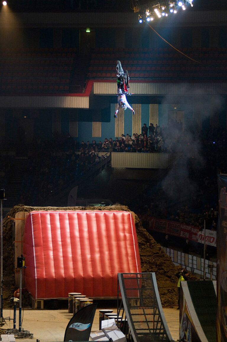 Fmx шоу на крытой арене спорткомплекса Олимпийский