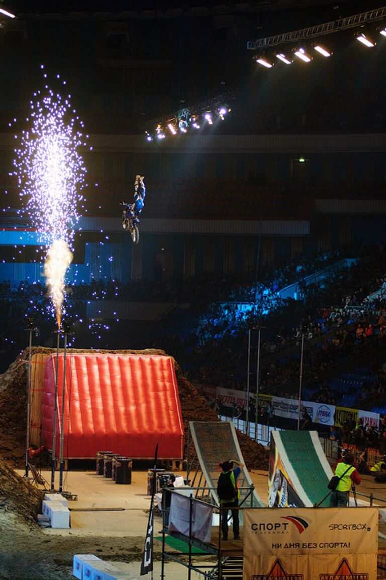 Fmx шоу на крытой арене спорткомплекса Олимпийский