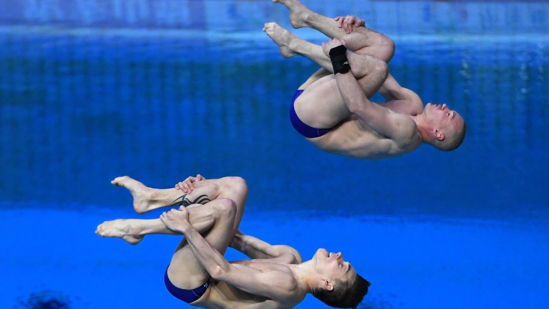 Синхронно диахронный. Кузнецов и Шлейхер прыжки в воду.