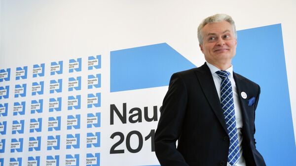 Кандидат в президенты Литвы, экономист Гитанас Науседа в своём избирательном штабе в Литве