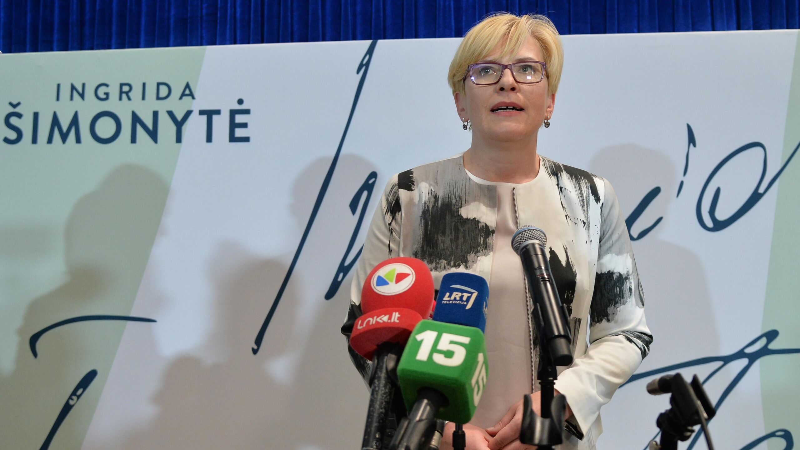 Венгрия заявила, что не допустит санкций ес против патриарха кирилла. Литва предложила. Z россия нацистская символика. Мид литвы габриелюс ландсбергис. Экономика литвы.