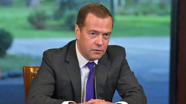 Председатель правительства РФ Дмитрий Медведев проводит встречу с представителями экспертного сообщества по вопросам социально-экономического развития