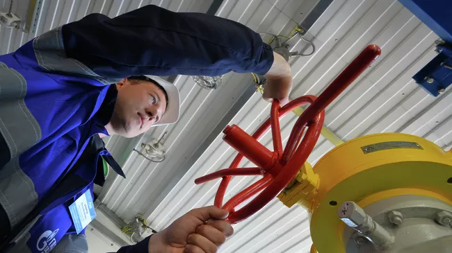 Сотрудник газораспределительной станции