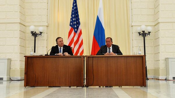 Министр иностранных дел РФ Сергей Лавров и госсекретарь США Майк Помпео во время совместной пресс-конференции по итогам переговоров в Сочи