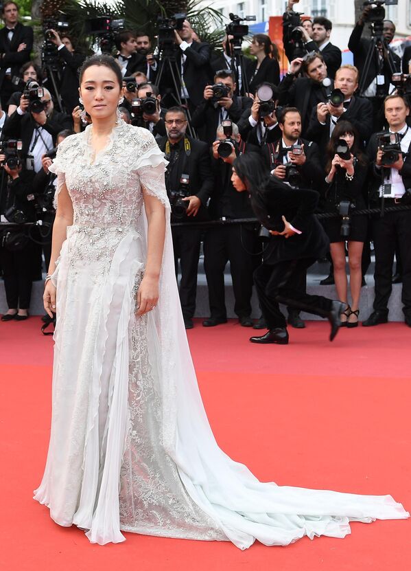 Китайская актриса Гун Ли на красной дорожке церемонии открытия 72-го Каннского международного кинофестиваля