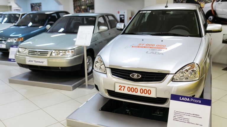 Автомобиль Lada Priora 21723 хэтчбек в музее прототипов АвтоВАЗ в Тольятти