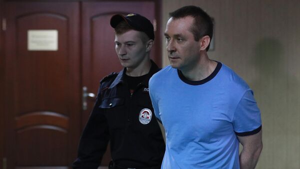 Дмитрий Захарченко, обвиняемый в коррупции, перед началом заседания Пресненского суда города Москвы