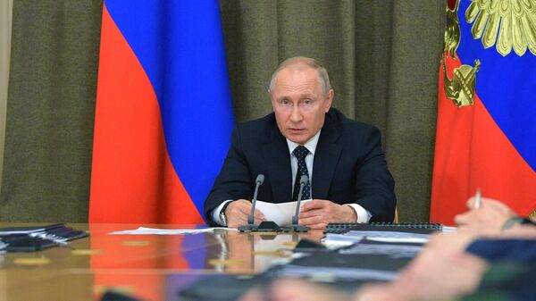 Владимир Путин проводит совещание по вопросам военной авиации. 15 мая 2019