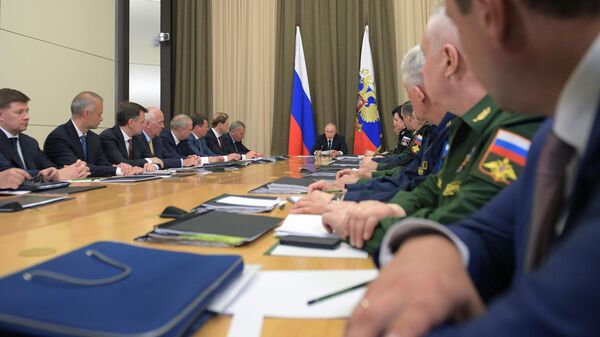 Владимир Путин проводит совещание по вопросам военной авиации. 15 мая 2019