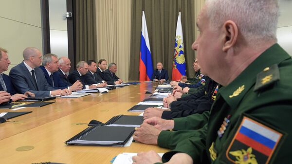 Владимир Путин проводит совещание с руководством министерства обороны РФ и представителями предприятий оборонно-промышленного комплекса. 16 мая 2019