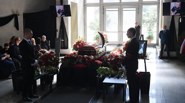 Зал на Троекуровском кладбище, где проходит церемония прощания с главным редактором радиостанции Говорит Москва Сергеем Доренко