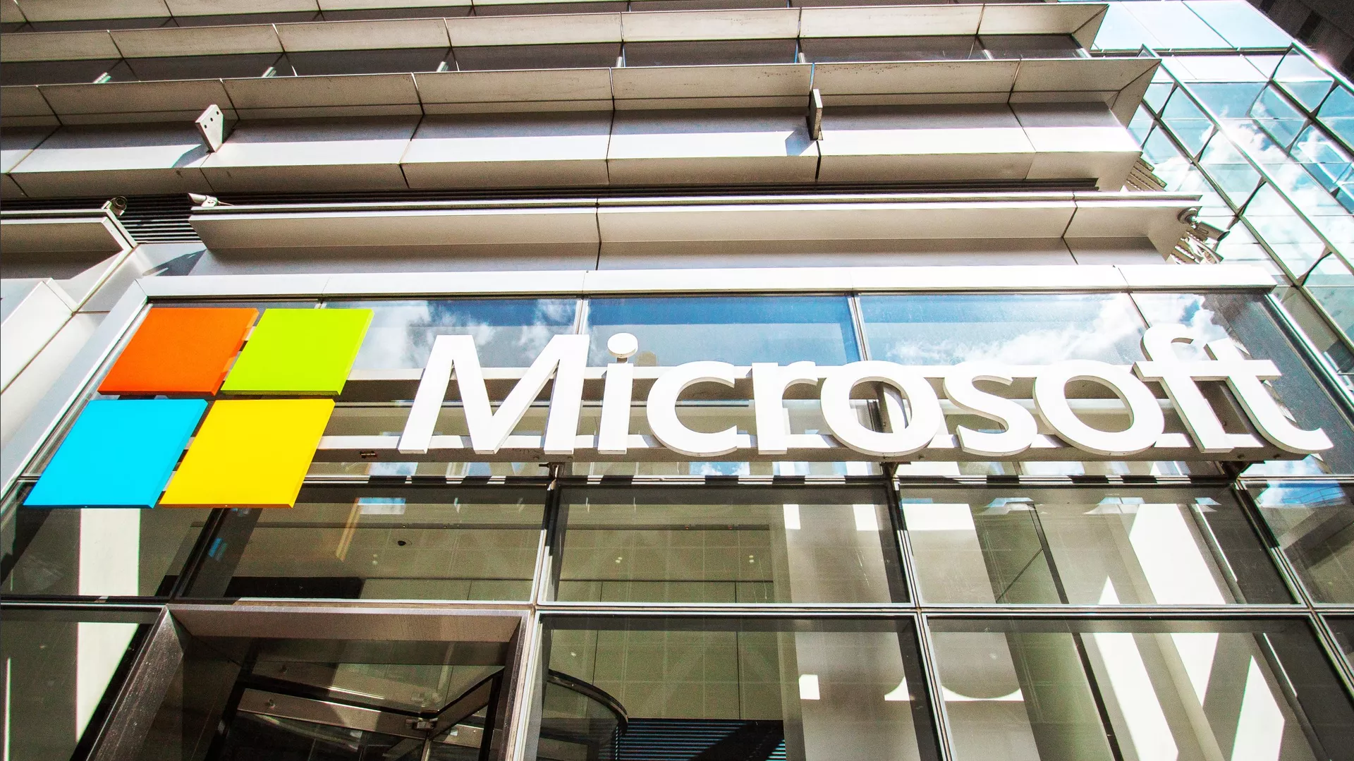 Microsoft помогала Украине готовиться к конфликту с Россией, заявили в НАТО