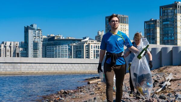 На Чистых Играх в Санкт-Петербурге за 1,5 часа собрали 15 тонн мусора
