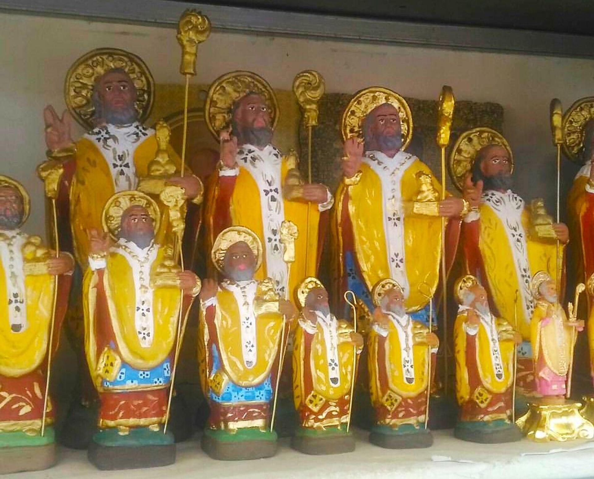 Сувенирные статуэтки Николая Чудотворца в городе Бари  - РИА Новости, 1920, 21.05.2021