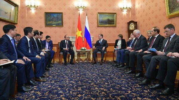 Председатель правительства РФ Дмитрий Медведев и премьер-министр Вьетнама Нгуен Суан Фук во время встречи в Москве. 22 мая 2019 