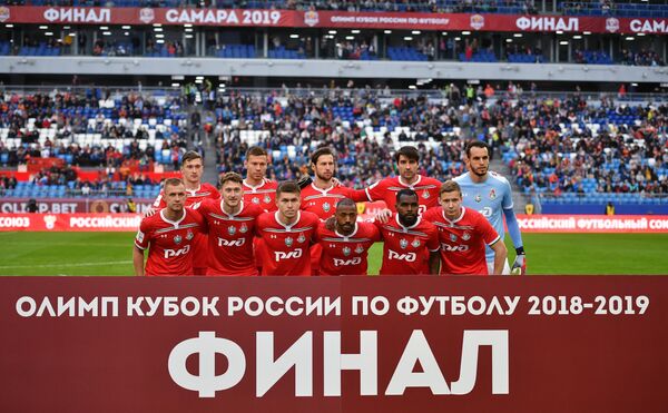 Футболисты Локомотива перед началом финала Кубка России Футболисты Локомотива перед началом финала Кубка России
